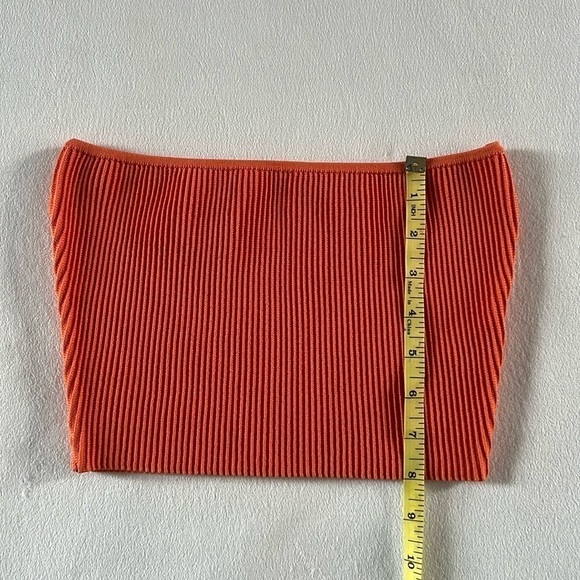 NWOT ARITZIA Babaton Sculpt Knit Cropped Bra tank - Picture 3 of 6